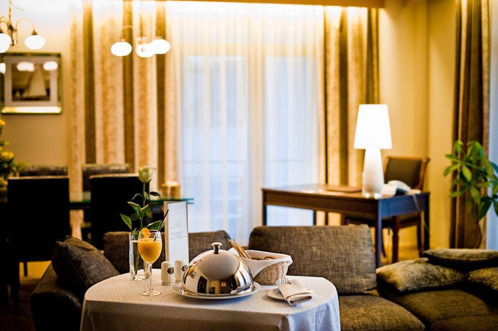 Royal Square Hotel & Suites Ρίγα Δωμάτιο φωτογραφία